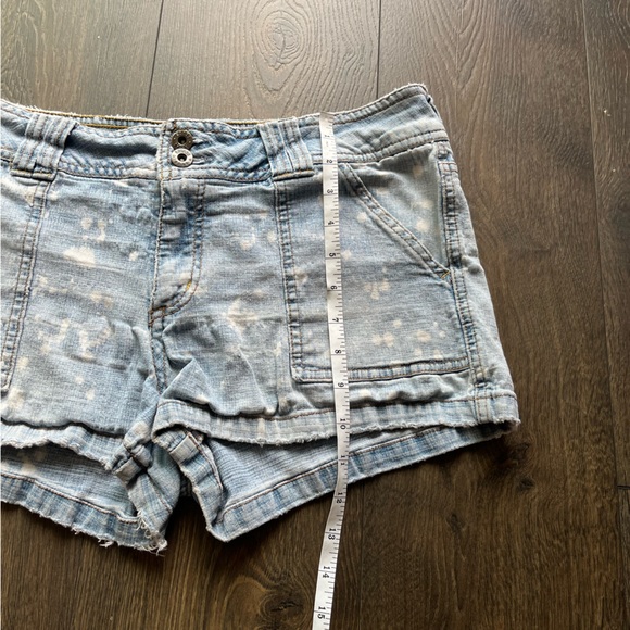 BONGO Prefaded Jean Shorts - Picture 6 of 11